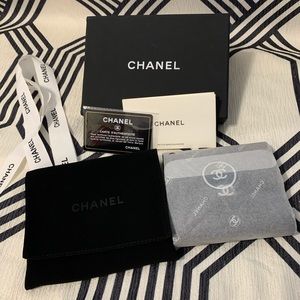 CH*NEL CLASSIC FLAW WALLET
